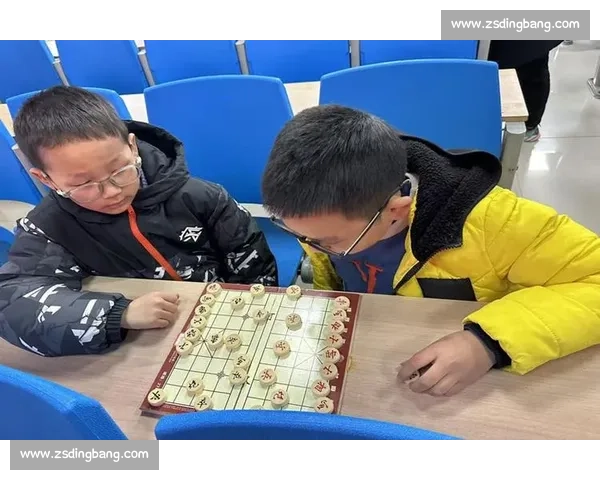 学校举行象棋比赛激发智慧与团队精神推动校园文化建设
